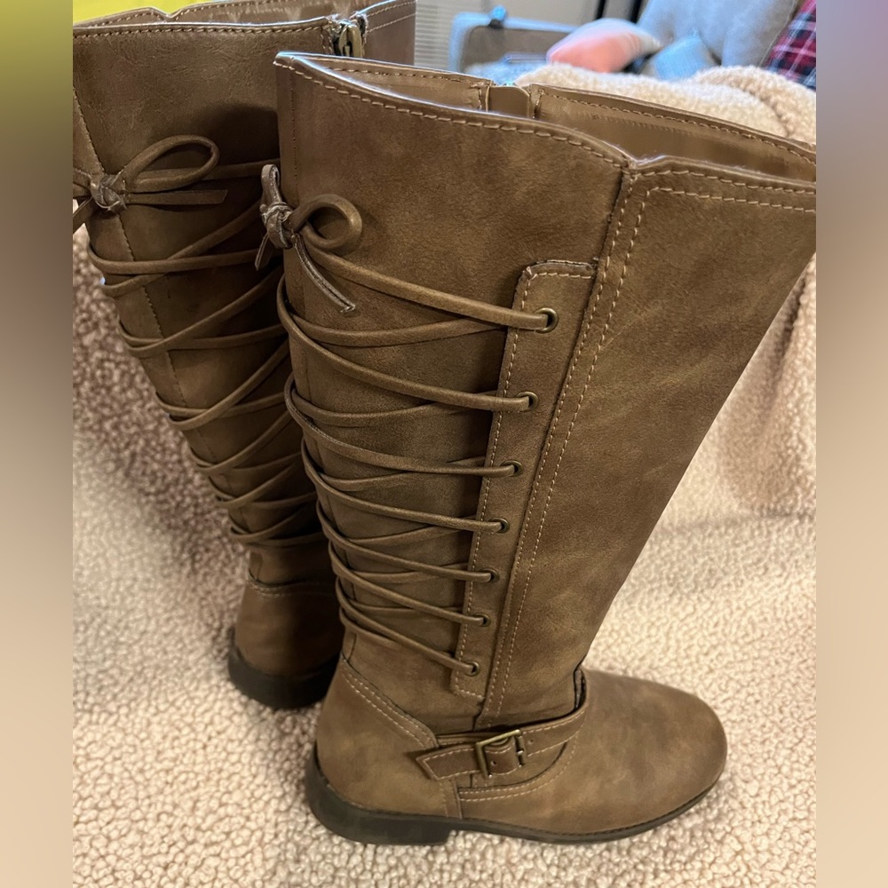 Girls tall boots size 4